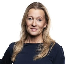 a person with blonde hair